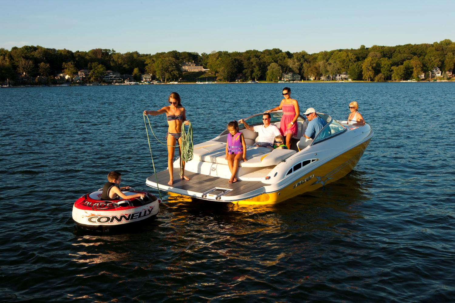 Experience Leisure & Great Boating Experience By Hiring The Best Boats
